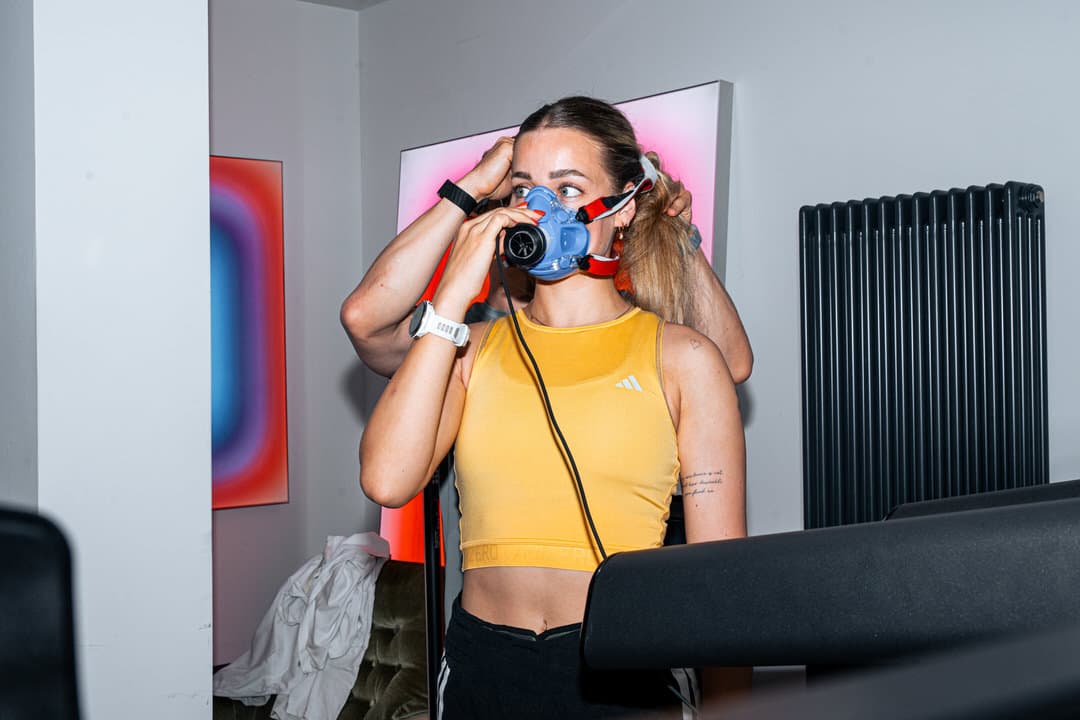 Customer at anomalie lab